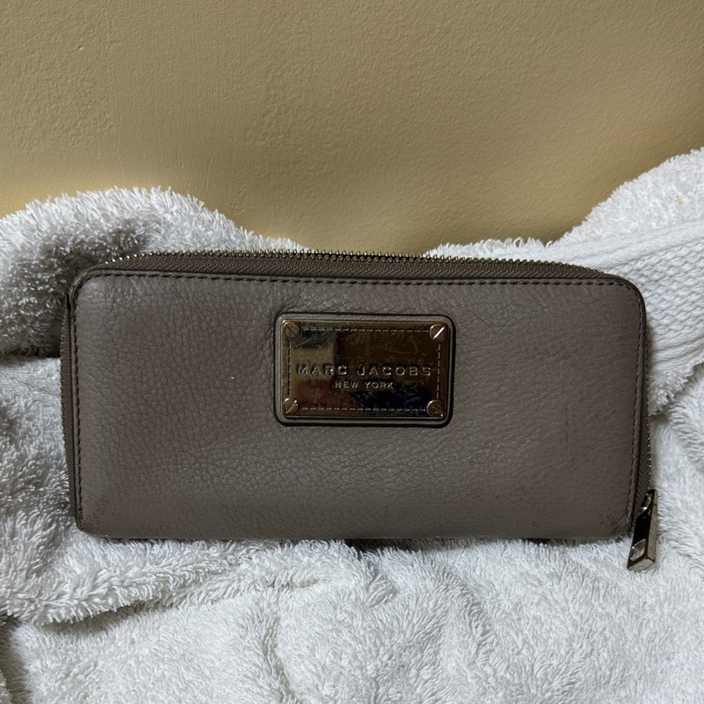 Marc Jacobs Taupe Women's Wallet